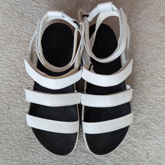 NEW SOREL Women's White Roaming Multi Strap Sandals - Picture 2 of 5